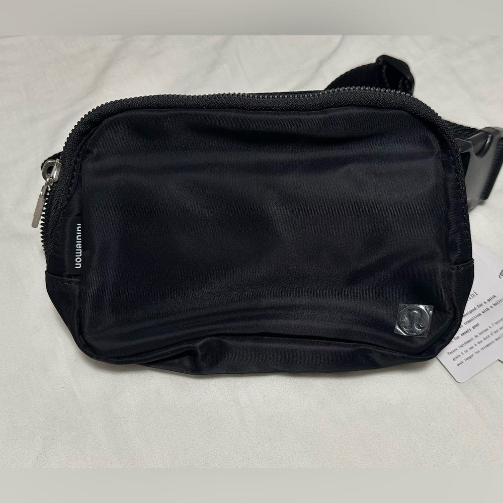 Lululemon Athletica Black Crossbody Bag - Picture 9 of 9